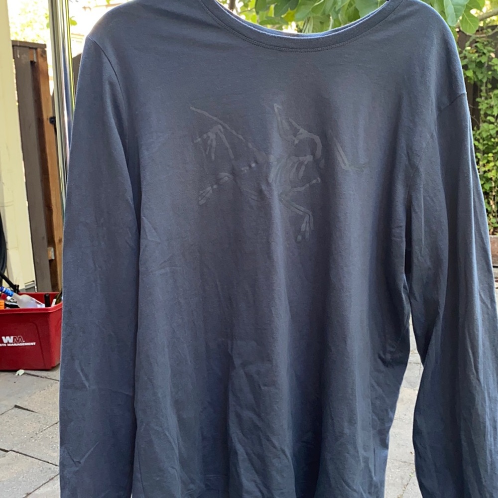 Arc’teryx mens large long sleeve shirt